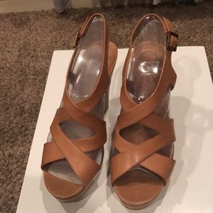 New Gianni Bini brown wedges
